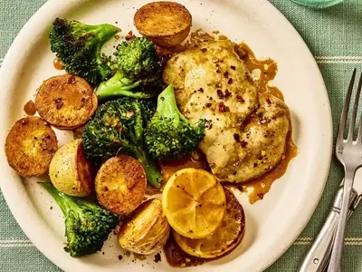 Effortless Lemon-Pepper Chicken with Roasted Vegetables: A Complete Meal Solution