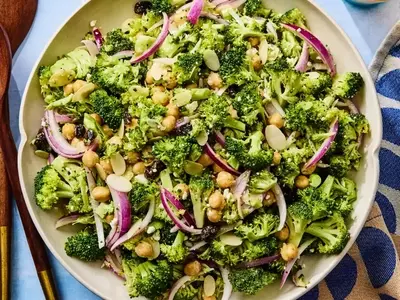 Nutritious Chopped Broccoli & Chickpea Salad: A Meal-Prep Essential