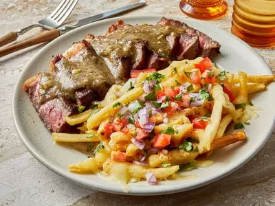 Carne Asada Fries: A Fusion Dish with a Flavorful Twist
