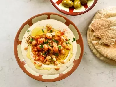 The Art of Crafting Perfect Hummus: A Culinary Journey