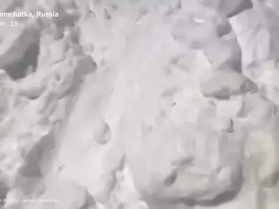 Unprecedented Snowfall Engulfs Russia's Far East City