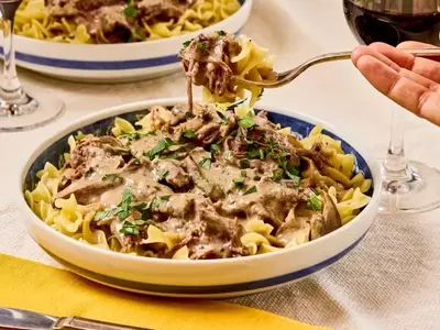 Slow-Cooker Beef Stroganoff: A Comforting Classic
