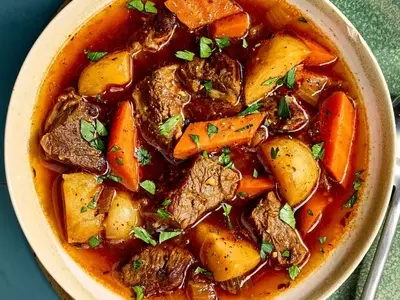 Hearty Beef and Vegetable Soup: A Wholesome One-Pot Meal