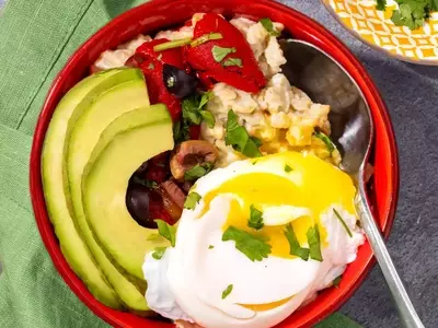 A Flavorful and Wholesome Oatmeal Bowl: The Savory Oats Experience