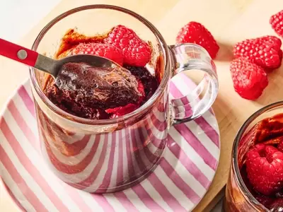Speedy Chocolate Raspberry Mug Cakes