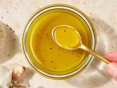 Crafting the Perfect Honey-Mustard Apple Cider Vinaigrette