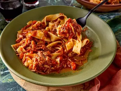 Effortless Slow-Cooked Pork Ragu: A Recipe for Rich, Italian-American Flavor
