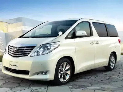White Pearl Paint Peeling Issues Plague Nissan and Toyota Owners in Japan