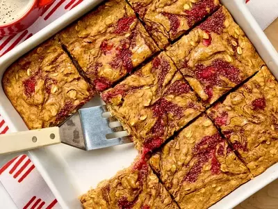 Wholesome Oatmeal Bars with Almond Butter and Strawberry