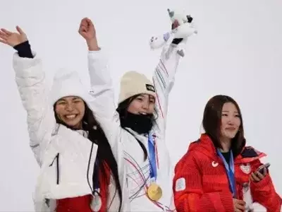 Changing of the Guard: Teen Prodigy Gaon Choi Unseats Snowboarding Icon Chloe Kim at Winter Olympics