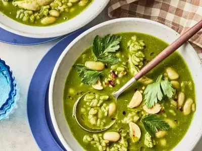 Revitalizing Green "Swamp" Soup: A Quick & Healthy Meal