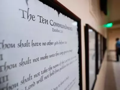 Appeals Court Reinstates Louisiana Law Mandating Ten Commandments in Schools