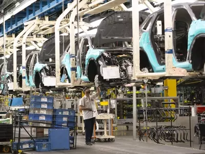 Supreme Court's Tariff Ruling: A Mixed Bag for Automakers