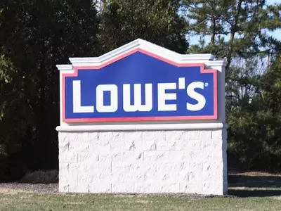 Lowe's Offers Significant Discount on DeWalt 20V Max Batteries