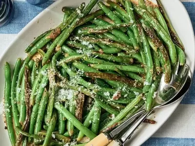 Delectable Cacio e Pepe Green Beans