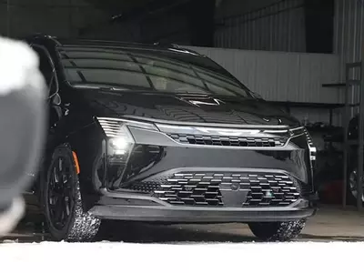 2027 Chrysler Pacifica Facelift Unveiled with Striking New Design