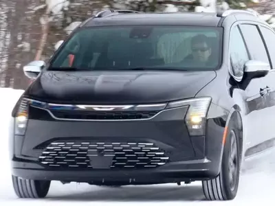 First Look: 2027 Chrysler Pacifica Facelift Unveiled