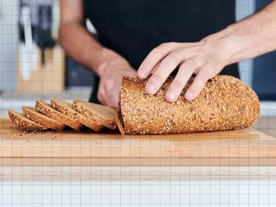 The Ultimate Guide to Selecting Healthy Bread: Expert Tips from Dietitians