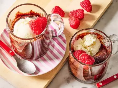 Rapid Raspberry Chocolate Mug Cakes