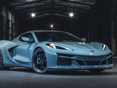 2027 Chevrolet Corvette E-Ray: Hybrid Power Meets Iconic Performance