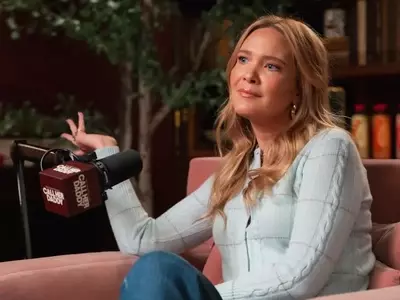 Sarah J. Maas Reveals Release Dates for Upcoming 'ACOTAR' Books on 'Call Her Daddy'
