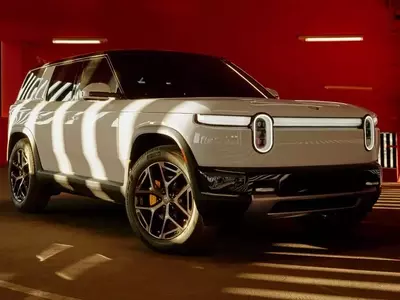 Exploring the 2028 Rivian R2: A Compact Electric SUV with Off-Road Prowess