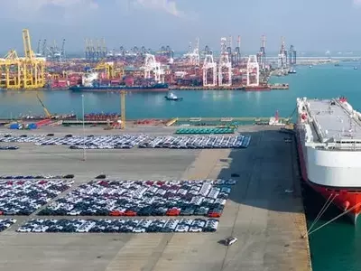 US Tariffs Cost Automakers Billions, Shaking Global Industry