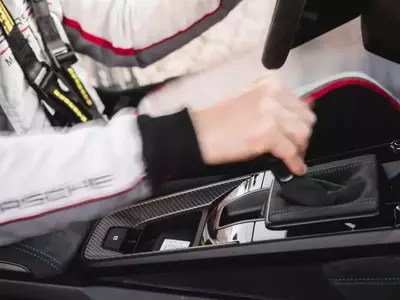 Porsche's Innovative Gearbox Blends Manual and Automatic Driving
