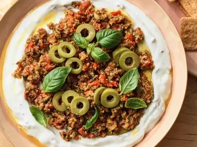 Mediterranean Olive and Yogurt Spread with Roasted Peppers