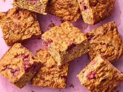 High-Protein Almond Butter & Raspberry Oatmeal Bars: A Nutritious and Delicious Treat