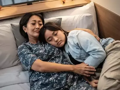 Understanding Teenagers' Bedtime Conversations: The 'Night Shift' Phenomenon