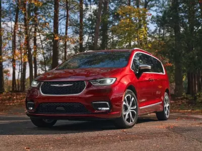 Chrysler Recalls 180,000 Pacifica and Voyager Minivans Over Airbag Defects