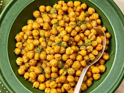 Crispy Dill Pickle Chickpeas: A Healthy and Flavorful Snack