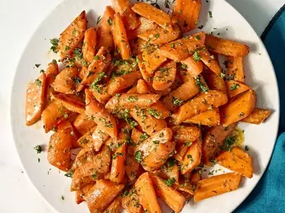 Flavorful Roasted Carrots with Zesty Mustard Vinaigrette