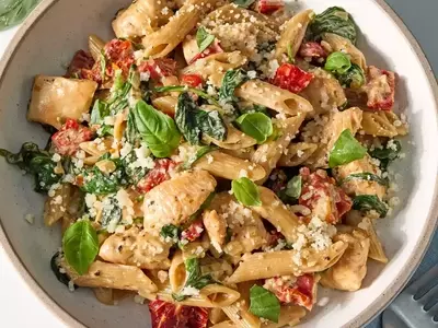 Delectable Chicken & Spinach Penne Skillet: A High-Protein Meal for Busy Weeknights