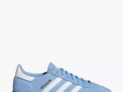 Embrace the Spring Sky: The Hottest Blue Sneaker Trends of the Season