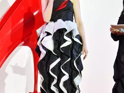 Anne Hathaway and Meryl Streep's DWP2 Press Tour Fashion