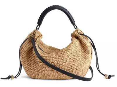 The Enduring Appeal of Raffia Bags: A Summer Essential Transcends Seasons