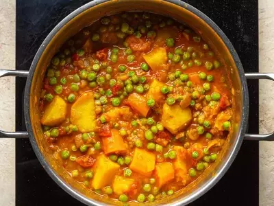 Arakas: A Greek Pea, Potato, and Carrot Stew