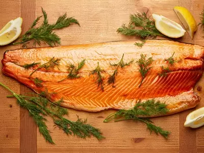 Mastering Salmon: A Culinary Guide to Wild vs. Farmed Varieties
