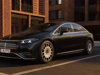 The Revolutionary 2027 Mercedes-Benz EQS: Enhanced Range, Advanced Technology, and a Glimpse into the Future of Driving