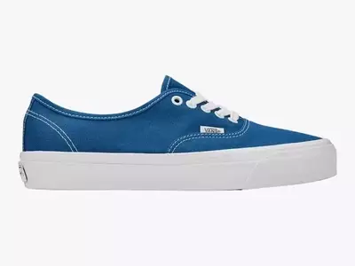 The Ultimate Guide to Men's Canvas Sneakers: Style, Comfort, and Timeless Appeal