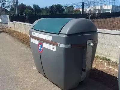 Gijón Amplía la Red de Contenedores Verdes para Residuos Vegetales
