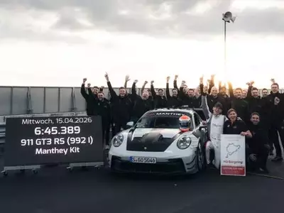 Porsche GT3 RS with Manthey Kit Sets New Nürburgring Record, Briefly