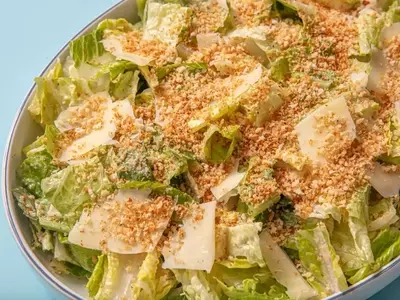 Enhancing Salads with Breadcrumbs: A Culinary Trend