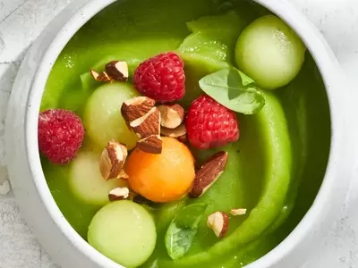 Refreshing Honeydew Smoothie Bowl: A Quick and Healthy Start to Your Day