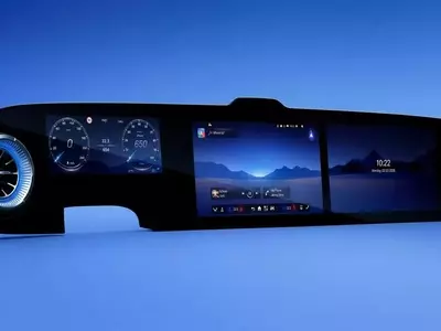 2027 Mercedes C-Class EV: Three Screens as Standard