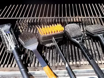 The Ultimate Guide to Grill Brushes: Cleaning Your Grill with Ease
