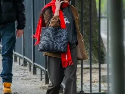 Zoë Kravitz's London Ensemble: Mastering Trans-seasonal Style