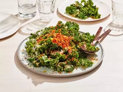The Art of Massaging Kale for Enhanced Flavor